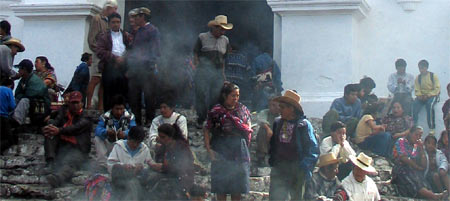 Guatemala: Bloqueo de maquinaria minera convulsiona la ruta Interamericana