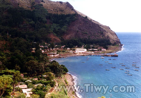 The Robinson Crusoe island, part of the Pacific archipelago Juan Fernandez (Photo: Tiwy.com)