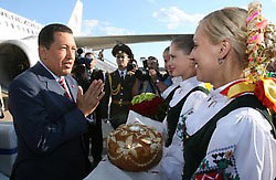 Presidente Ch&#225;vez llega a Bielorussia