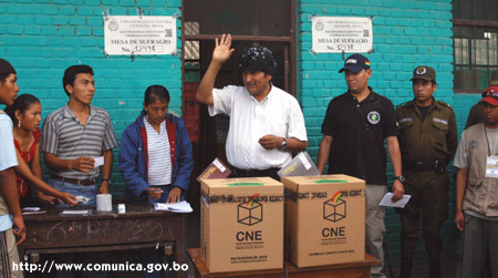 Fuerzas que apoyan a Morales ganan comicios constituyentes de Bolivia: datos extraoficiales (Foto desde http://www.comunica.gov.bo)