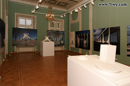 Выставка «Поэзия формы» в Музее архитектуры, посвященная  бразильскому архитектору Оскару Нимейеру.