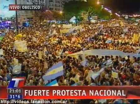 Argentina tiene tambi&#233;n sus escu&#225;lidos: Opositores al Gobierno realizaron concentraci&#243;n y cacerolazo