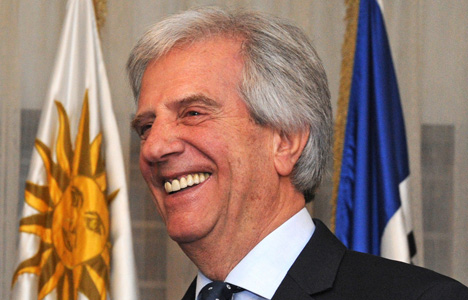 El presidente de Uruguay,Tabar&#233; V&#225;zquez le salv&#243; la vida a una pasajera francesa en un avi&#243;n