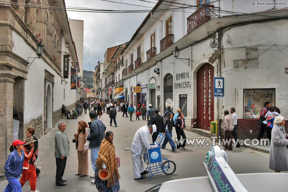 The pedestrian street Comercio