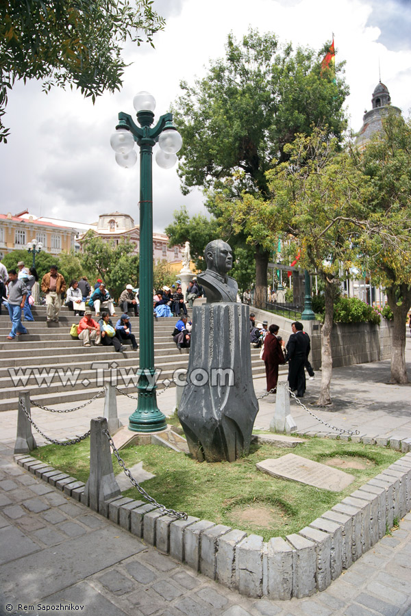 The monument to Gualberto Villarroel