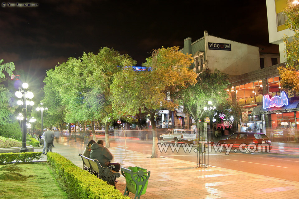 Paseo El Prado at night