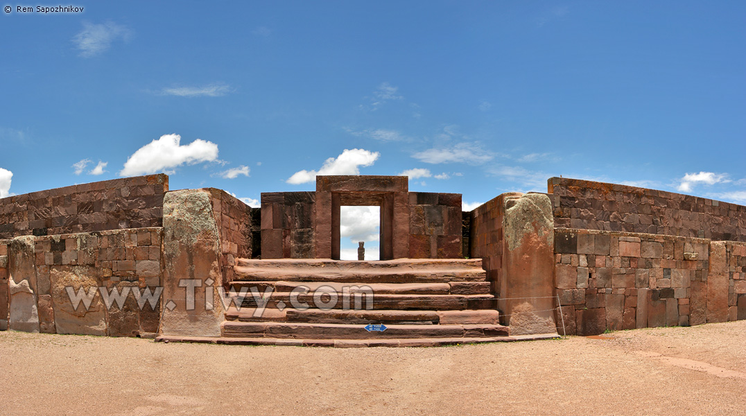 The stone steps Kalasasaya - Tiwanaku, Bolivia