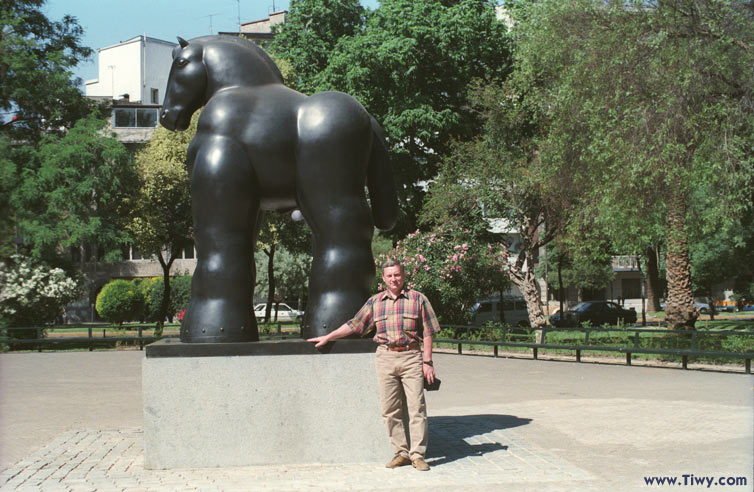 Фернандо Ботеро подарил городу Сантьяго-де-Чили большого бронзового «Коня»