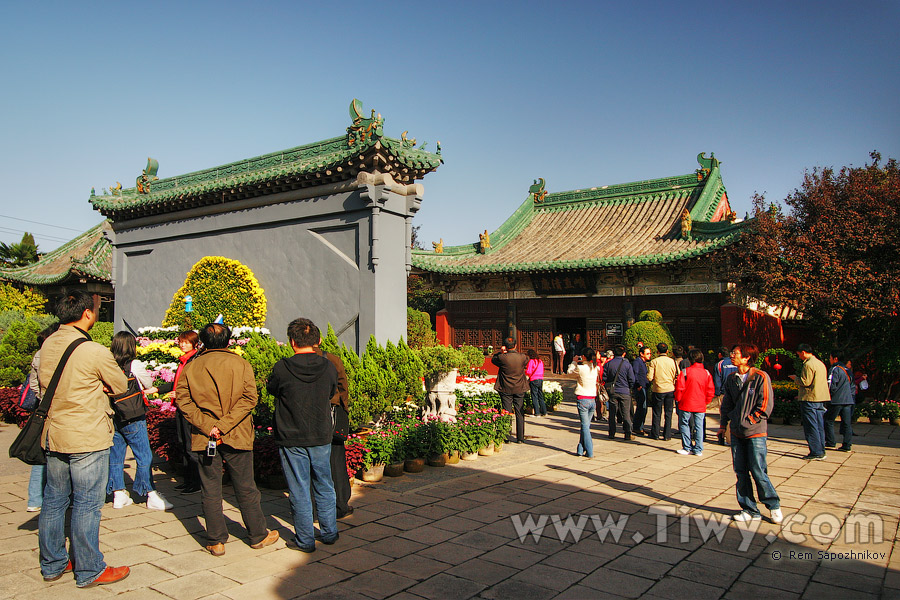 Segunda sala en el Templo de Bao Zheng