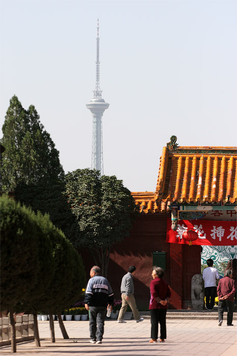 Kaifeng TV Tower - 268 m (879 ft)