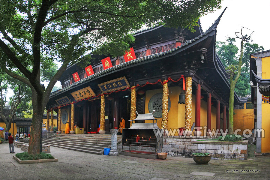 Храм Хушань (Huishan Temple)