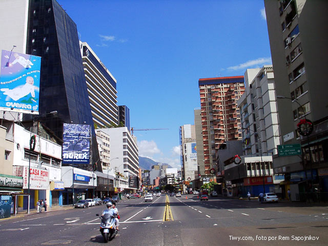 Avenida Francisco de Miranda in the days of the opposition strike