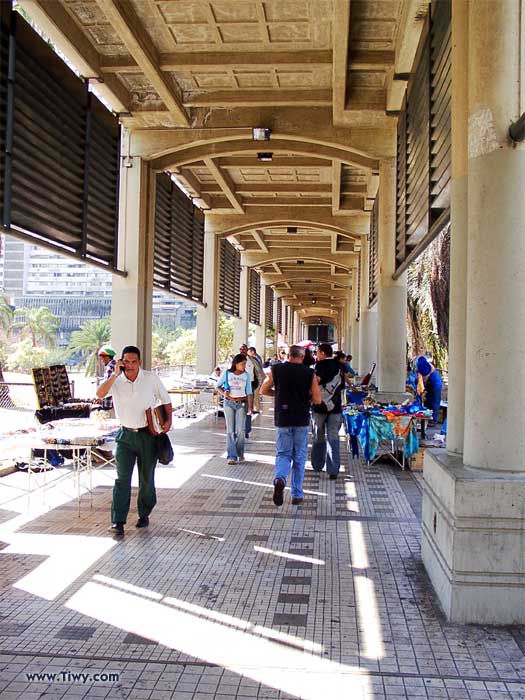 The passage from the subway station Bellas Artes to the Parque Central