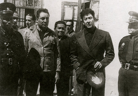 Сикейрос в день выхода из тюрьмы Лекумберри - 28 марта 1941 года