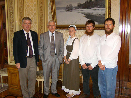 Русские староверы в посольстве РФ в Уругвае. 2007г.