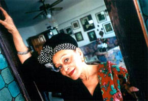 В России гастролирует известная кубинская певица Омара Портуондо ( фото с сайта www.omara.info )