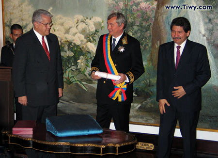 Правительство Боливарианской Республики Венесуэла наградило российского посла Алексея Ермакова Орденом Либертадора первой степени за значительный вклад в развитие отношений между двумя странами. 
