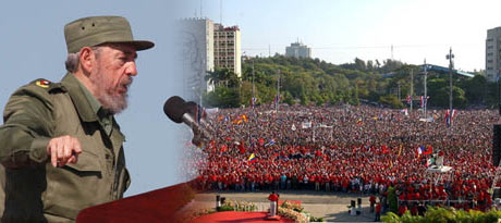 Fidel Castro, el Primero de Mayo del 2004  (Foto: AHMED VELБZQUEZ, www.granma.cubaweb.cu)