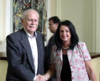 El Vicepresidente Ejecutivo, Jos&eacute; Vicente Rangel y  la embajadora de Argentina en Venezuela, Nilda Garr&eacute; (Foto desde http://www.vicepresidencia.gov.ve)