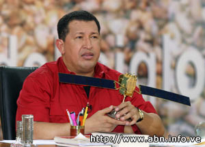 Hugo Ch&aacute;vez Fr&iacute;as, anunci&oacute; que pr&oacute;ximamente un grupo de 30 j&oacute;venes cient&iacute;ficos viajar&aacute; a China para realizar estudios de especializaci&oacute;n y poner en funcionamiento un sat&eacute;lite nacional en el a&ntilde;o 2008 (Foto: www.abn.info.ve)