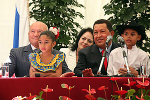Presidente de Venezuela Hugo Chávez y el alcalde de Moscú, Yuri Luzhkov Presidente de Venezuela Hugo Chávez y el alcalde de Moscú, Yuri Luzhkov