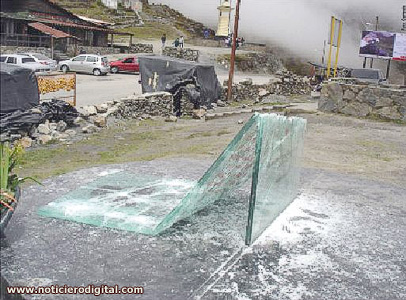 Destruido monumento del Che Guevara en Pico El Águila Destruido monumento del Che Guevara en Pico El Águila