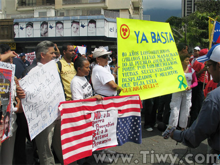 Un millón de voces contra las paramilitares Autodefensas Unidas de Colombia (AUC)