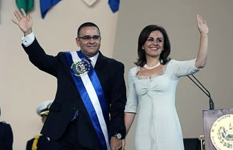 Mauricio Funes asumi&#243; presidencia de El Salvador