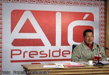 Венесуэла: Чавес закрыл свою телепрограмму из-за парламентских выборов