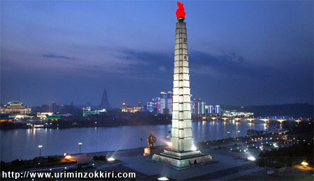 Долг избежать войны в Корее. ( Фото с сайта http://www.uriminzokkiri.com )