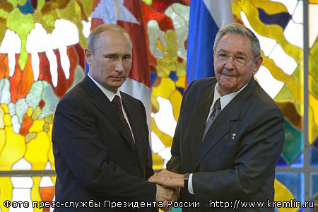 Vladimir Putin y Ra&#250;l Castro