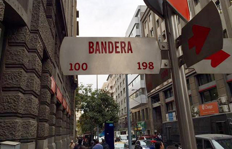 Бандера в Сантьяго