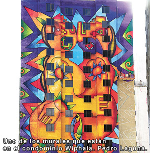 El pintor boliviano Mamani Mamani pinta murales que postula al Guinnes (Foto por La Razon, Pedro Laguna) El pintor boliviano Mamani Mamani pinta murales que postula al Guinnes (Foto por La Razon, Pedro Laguna)