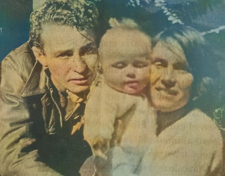 Леопольдо Ареналь с женой Еленой («Южанка») и дочкой Электой. 