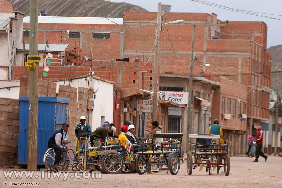 El principal medio de transporte en Desaguadero son los ciclocoches