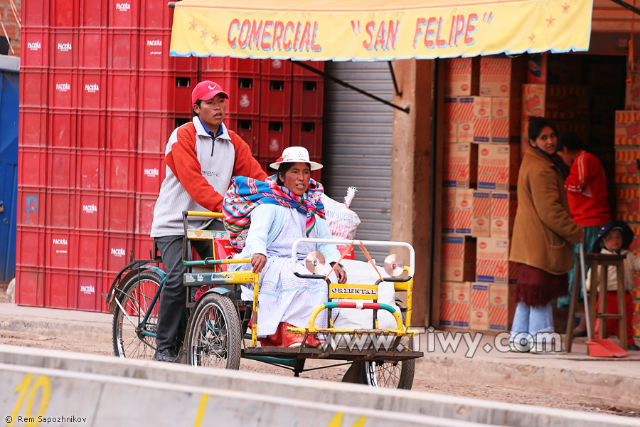 Bicycle carriages are the main transport means of Desaguadero