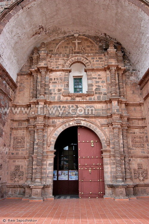 La vieja iglesia  del Apóstol Santiago, construida en 1649