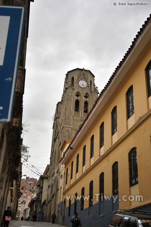 Iglesia en la calle Pichincha