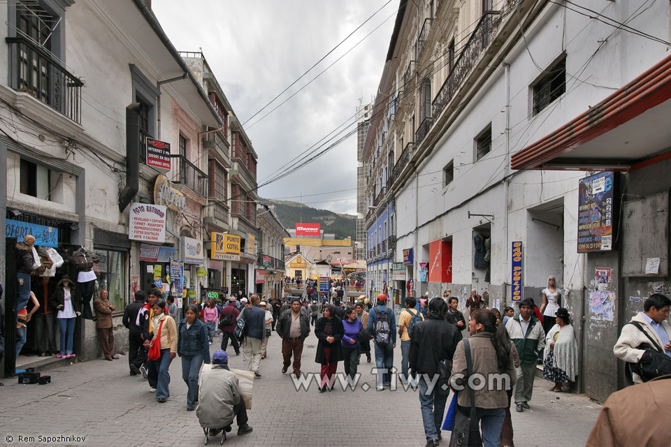 The pedestrian street Comercio