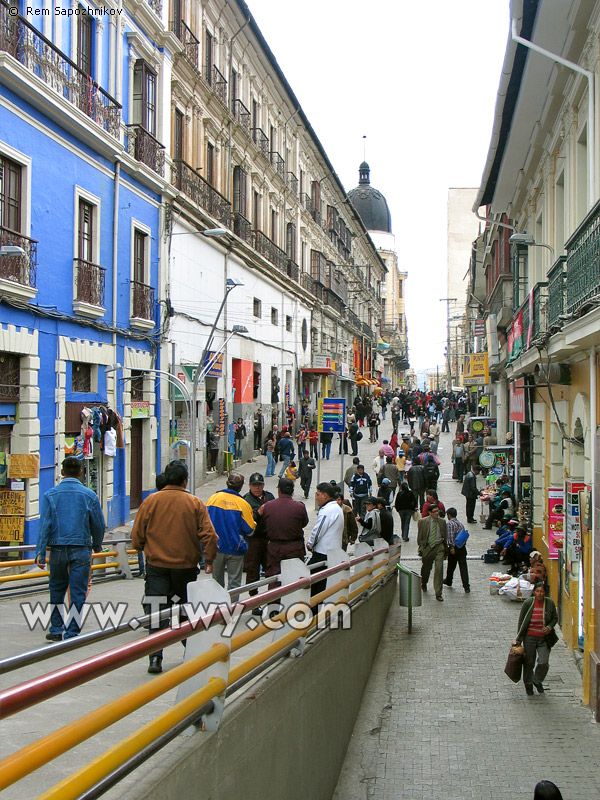 The pedestrian street Comercio