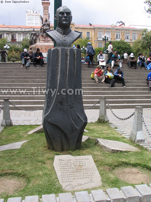 Monumento a Gualberto Villaroel (1910-1946)