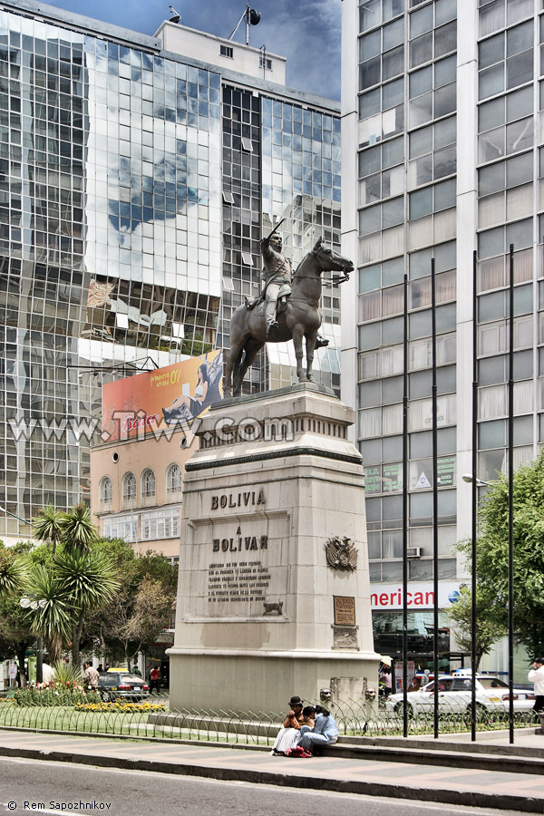 The monument to Simon Bolivar (La Paz, Bolivia)