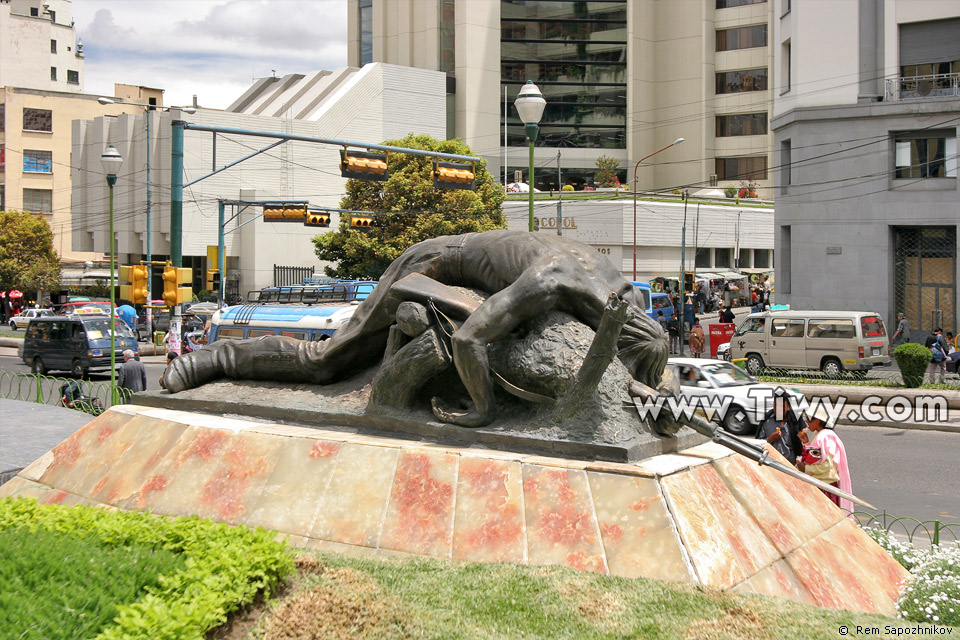 The monument to Al Soldado Desconocido (the Unknown soldier)