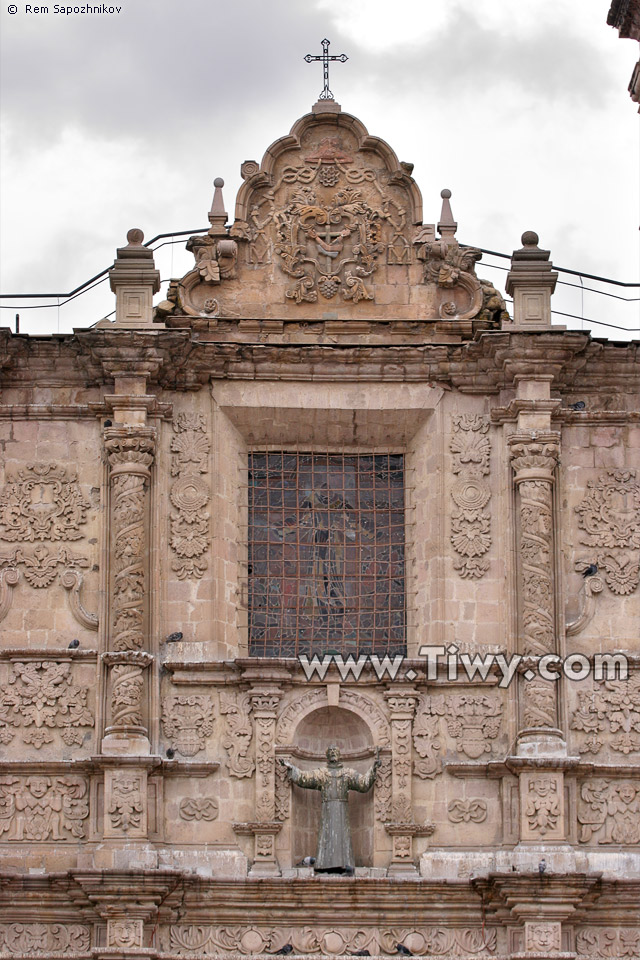 Elementos de la fachada de la iglesia de San Francisco