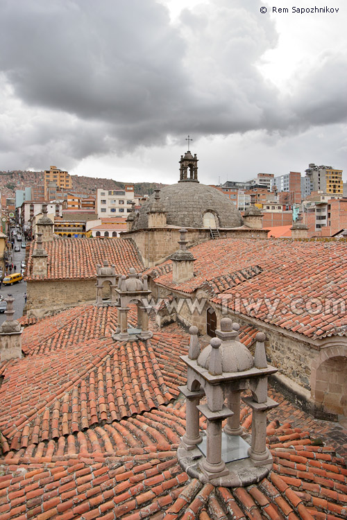 En el techo de la iglesia de San Francisco