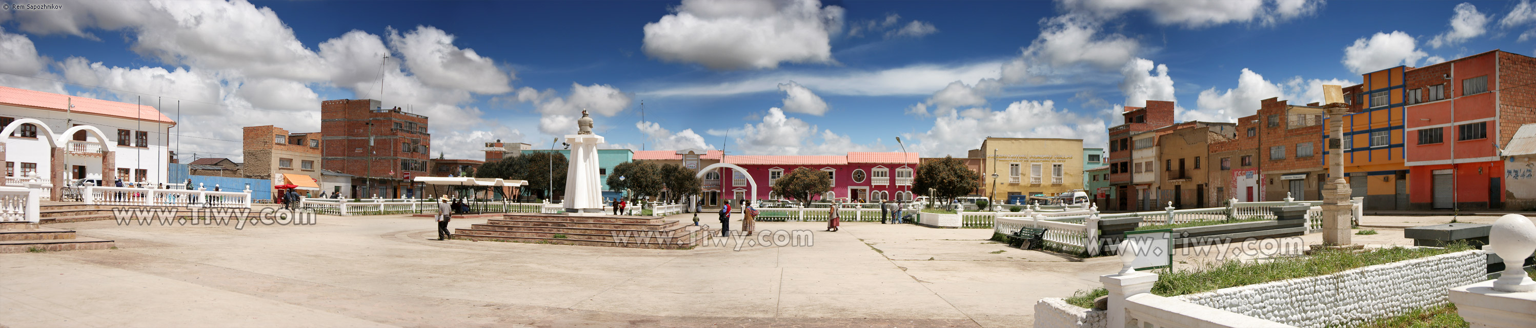 Panorama of the main square of Laja from the church side