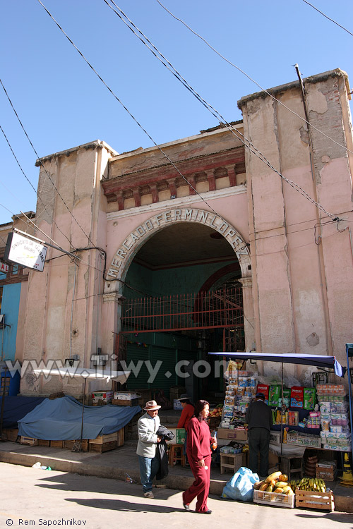 The market Fermin Lopez - Oruro, Bolivia