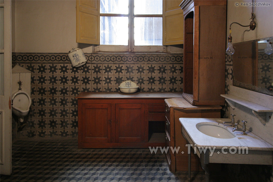 Cuarto de baño en la casa de Simón I. Patiño