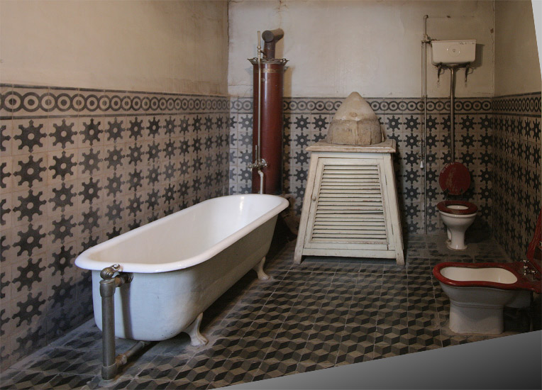 Cuarto de baño en la casa de Simón I. Patiño