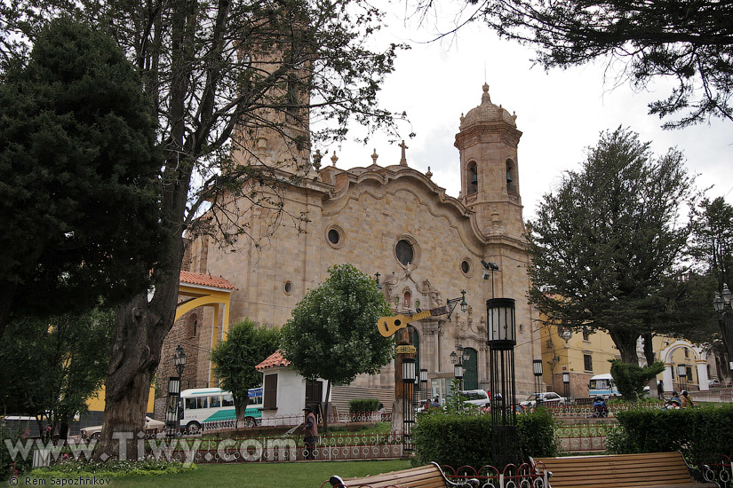 Main square 10 of November